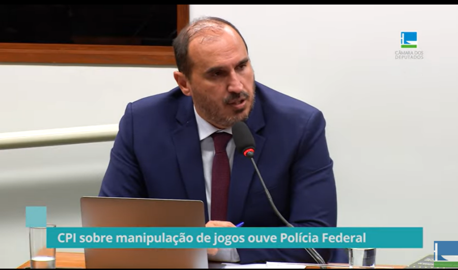 O delegado da PF Fabrício Martins foi ouvido em audiência realizada na quarta-feira (2). (Imagem: Reprodução Youtube/TV Câmara)