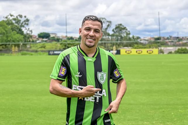 Atleta foi emprestado para o FC Chornomorets até o meio de 2024 (Foto: Mourão Panda/América-MG)