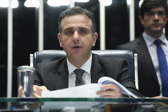 Rodrigo Pacheco concordou em dar mais tempo para os parlamentares estudarem todos os vetos. (Foto: Jefferson Rudy/Agência Senado)