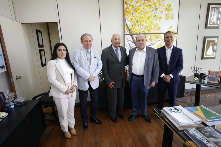 Comitiva de Teresina se reúne com governador do Distrito Federal. (Foto: Divulgação/Prefeitura Municipal de Teresina)