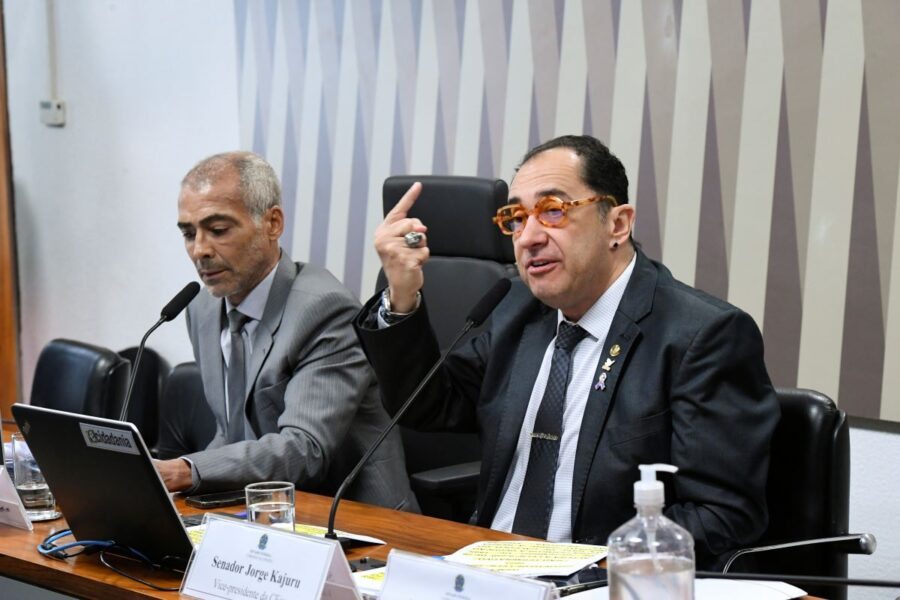 O presidente da CPI, Jorge Kajuru, e o relator, Romário (Foto: Edilson Rodrigues-Agência Senado)