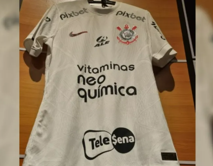 Marca da Tele Sena vai estampar barra da camisa do Corinthians até junho de 2024 (Foto: Agência Corinthians)