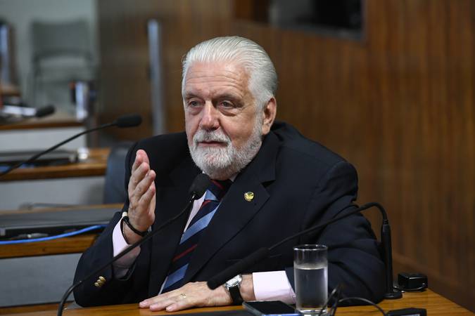 Senador Jaques Wagner afirma que pauta está mantida mesmo sem a presença do presidente do Senado. (Foto: Geraldo Magela/Agência Senado)