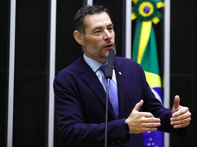 Deputado Fernando Marangoni defende isenção para valor correspondente a até dois salários-mínimos. (Foto: Câmara dos Deputados)