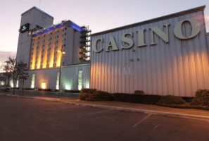 Proponen prohibir la venta de alcohol en casinos de Santa Fe