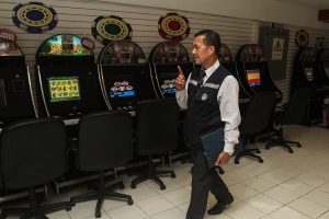Perú: incautan 18 máquinas tragamonedas en Callao