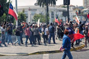 Los trabajadores de casinos en Chile comenzaron a movilizarse en distintos puntos del país para reclamar por la reapertura.